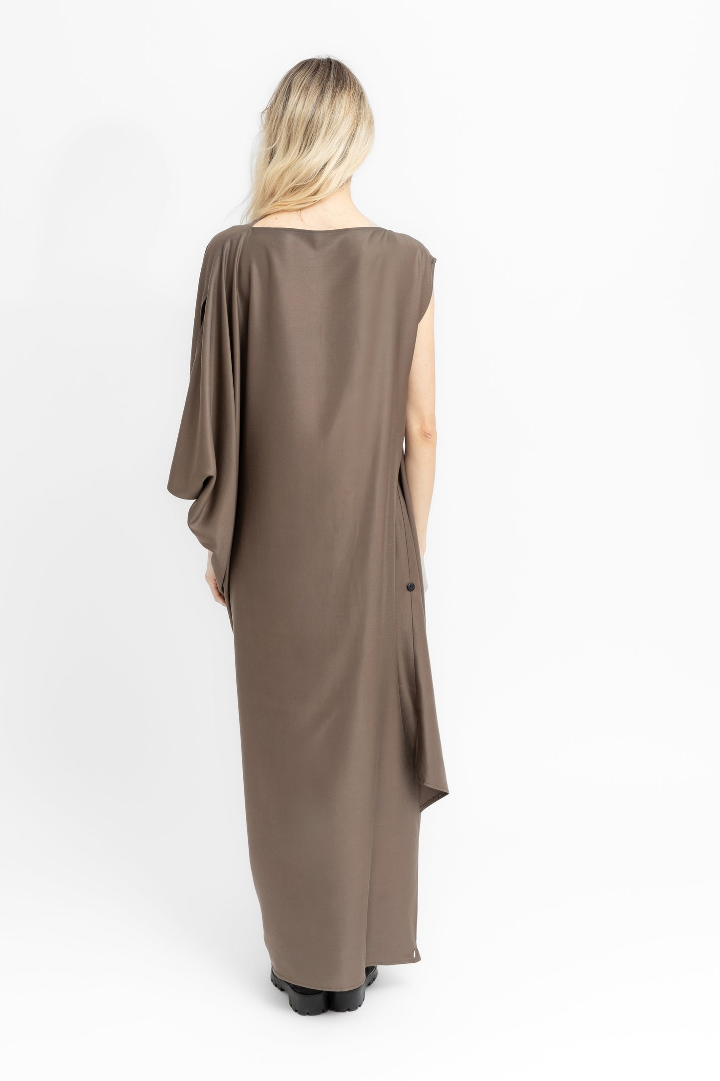 Sierra dramatic draping and flowing geometry