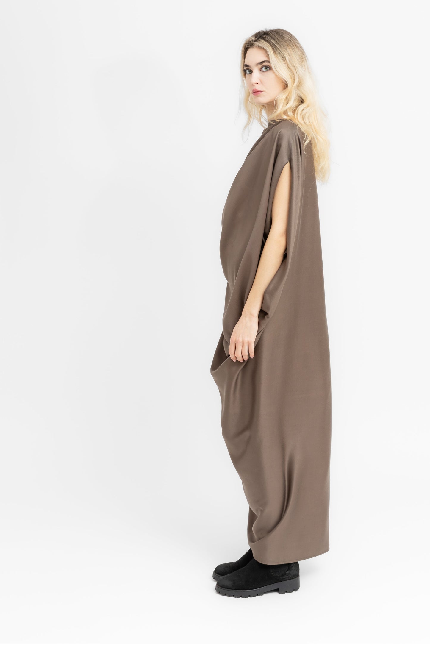 Sierra dramatic draping and flowing geometry