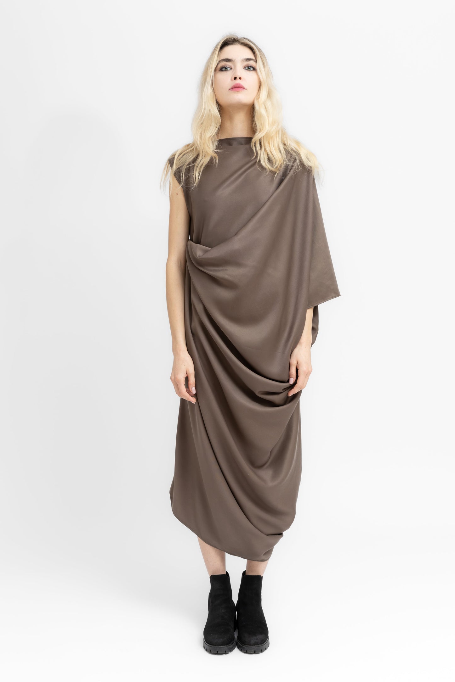 Sierra dramatic draping and flowing geometry
