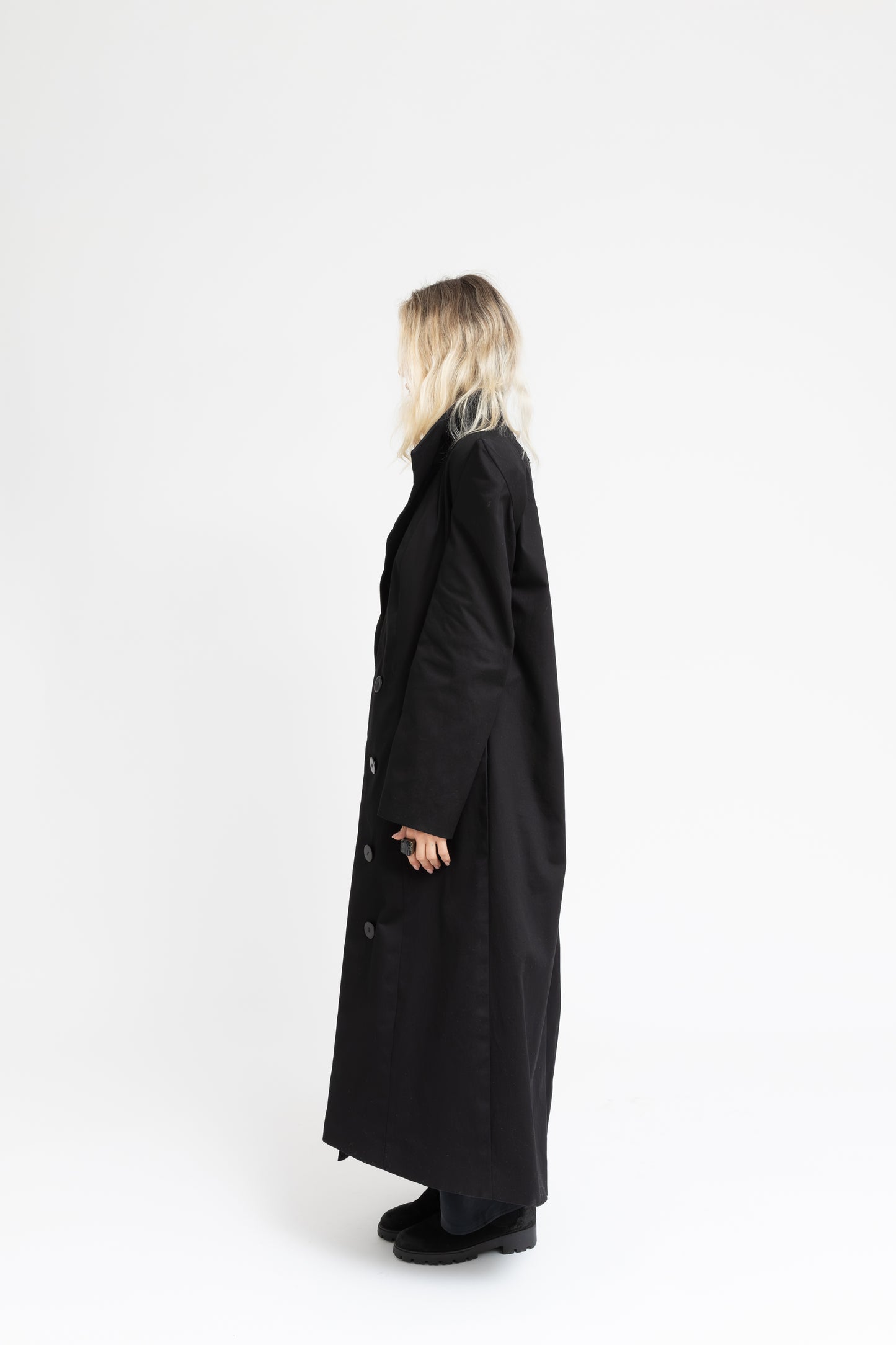 Monolith sharp power shoulders asymmetric long coat
