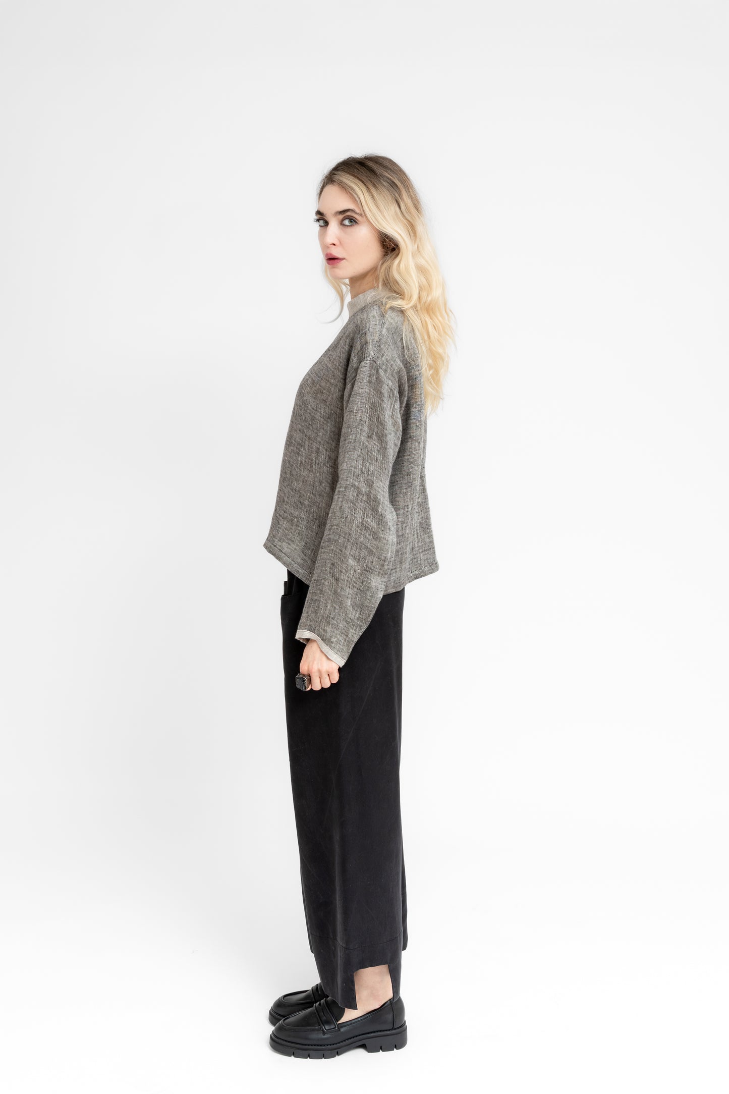 Sandvind reversible linen top – beige and grey