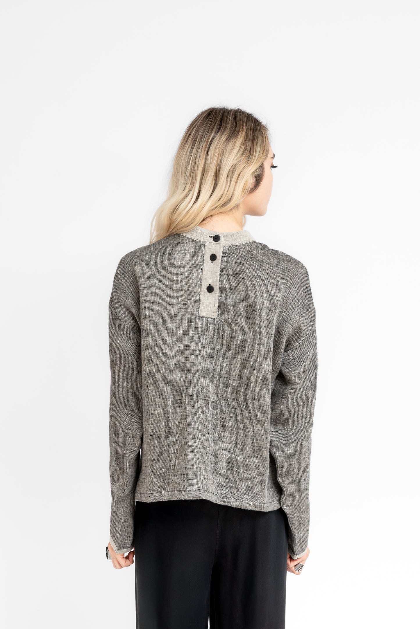 Sandvind reversible linen top – beige and grey