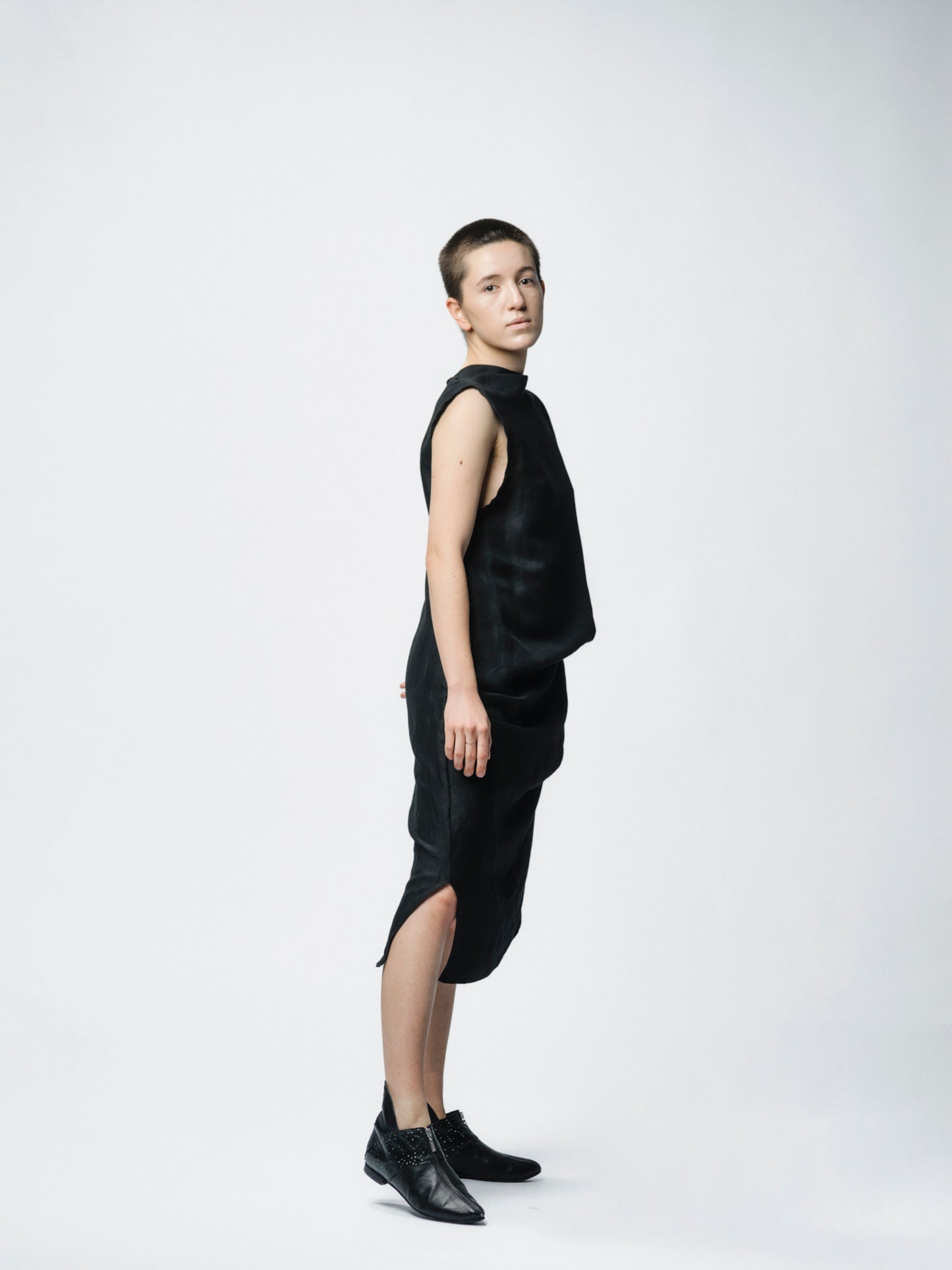 Sculptural draping linen dress with buttons closure on the shoulder